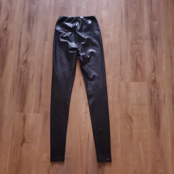 Aritzia Wilfred free daria pant - Picture 2 of 8